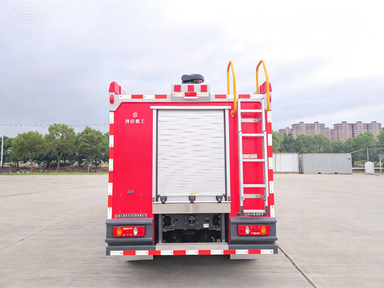 Пожарная машина водяного тумана DongFeng 2,42 м³