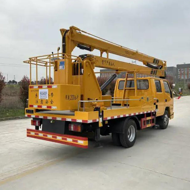 شاحنة منصة عمل جوي بذراع قابلة للطي بطول 13-18 متر من Dongfeng 4x2