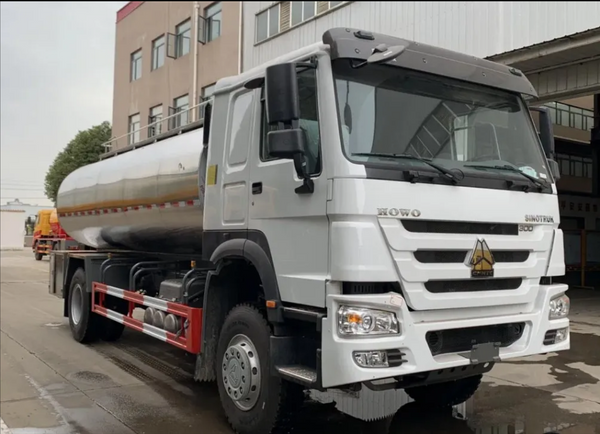 SINOTRUK HOWO 4x2 Молоковоз