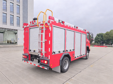 Пожарная машина водяного тумана DongFeng 2,42 м³