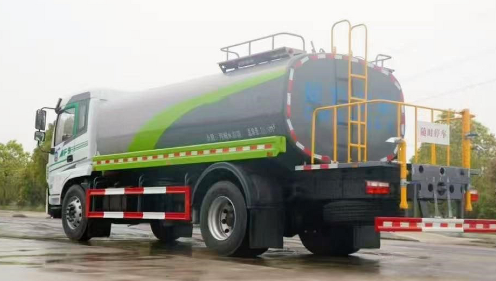 Dongfeng 4X2 10 m³ Water Tank Truck
