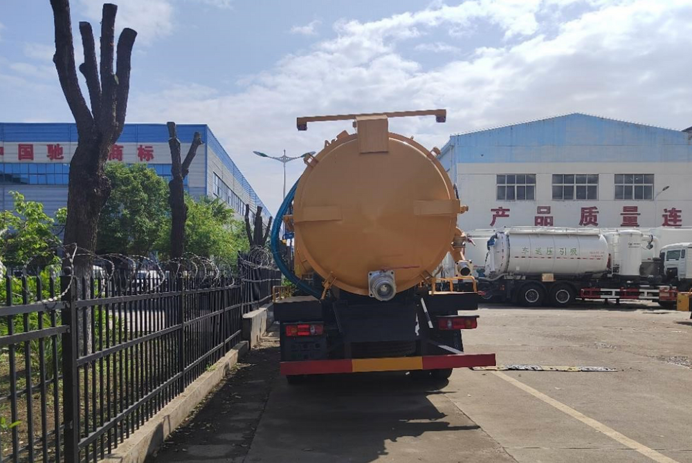 Dongfeng 20 m³ Sewage Truck
