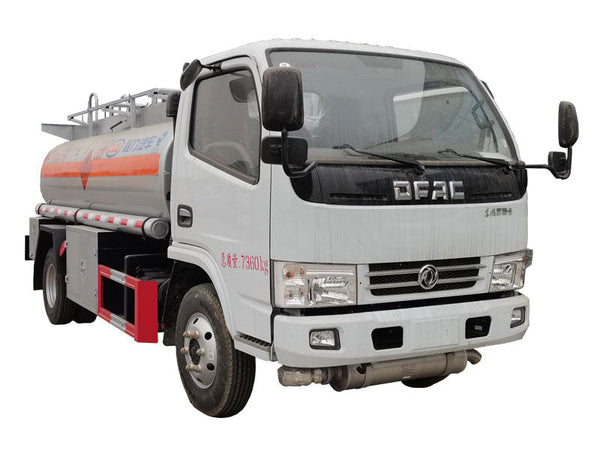 شاحنة صهريج زيت Dongfeng 4*2 سعة 4400 لتر
