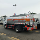 شاحنة صهريج زيت Dongfeng 4*2 سعة 4400 لتر