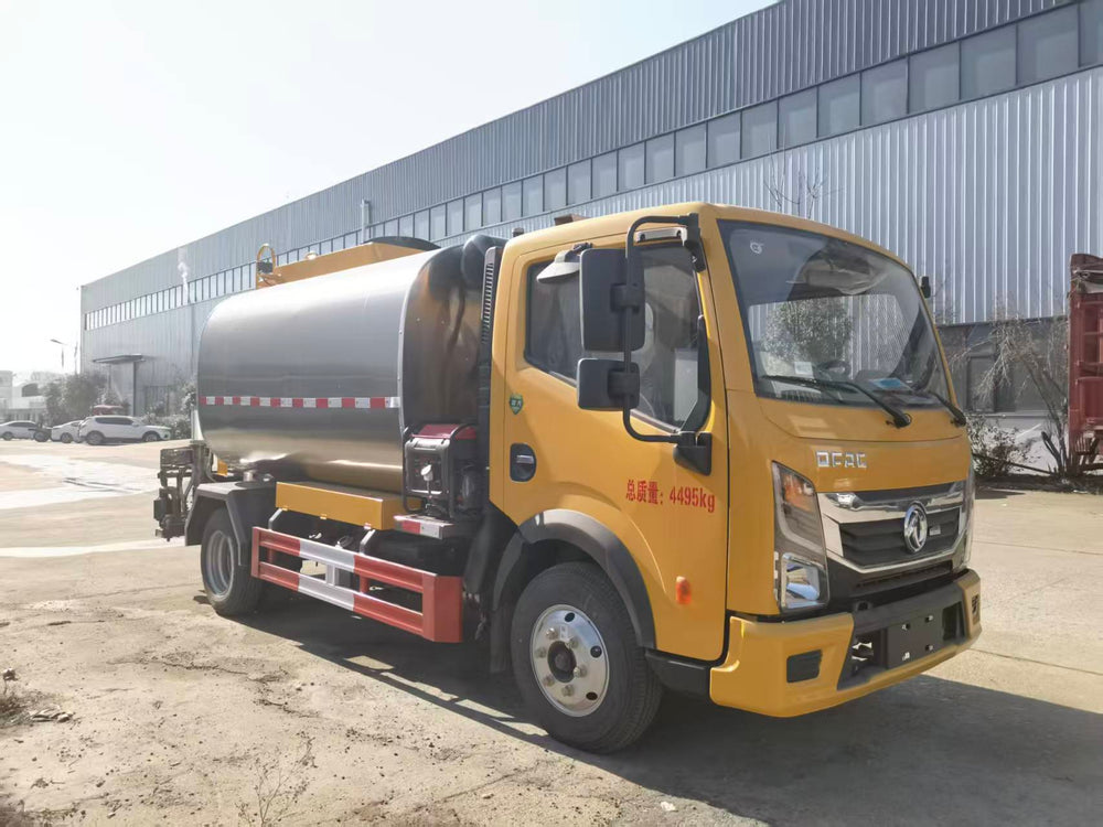 شاحنة رش الأسفلت DongFeng 6T