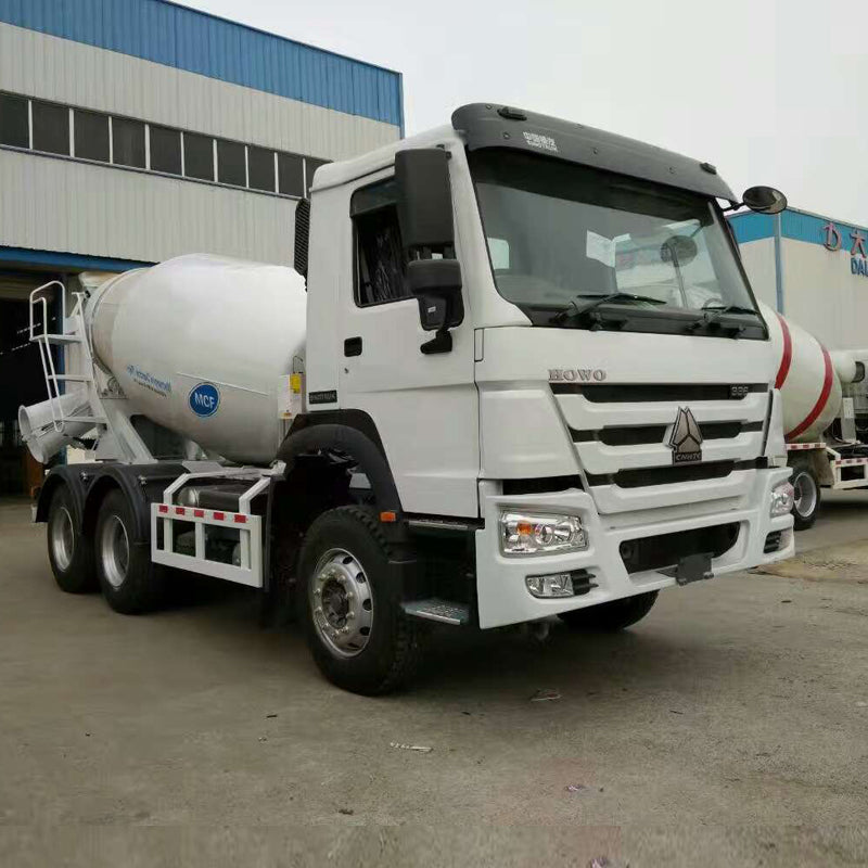 شاحنة خلط خرسانة HOWO 6x4 سعة 8 متر مكعب