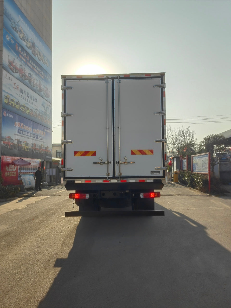شاحنة FOTON E6 مبردة بطول 6.8 متر