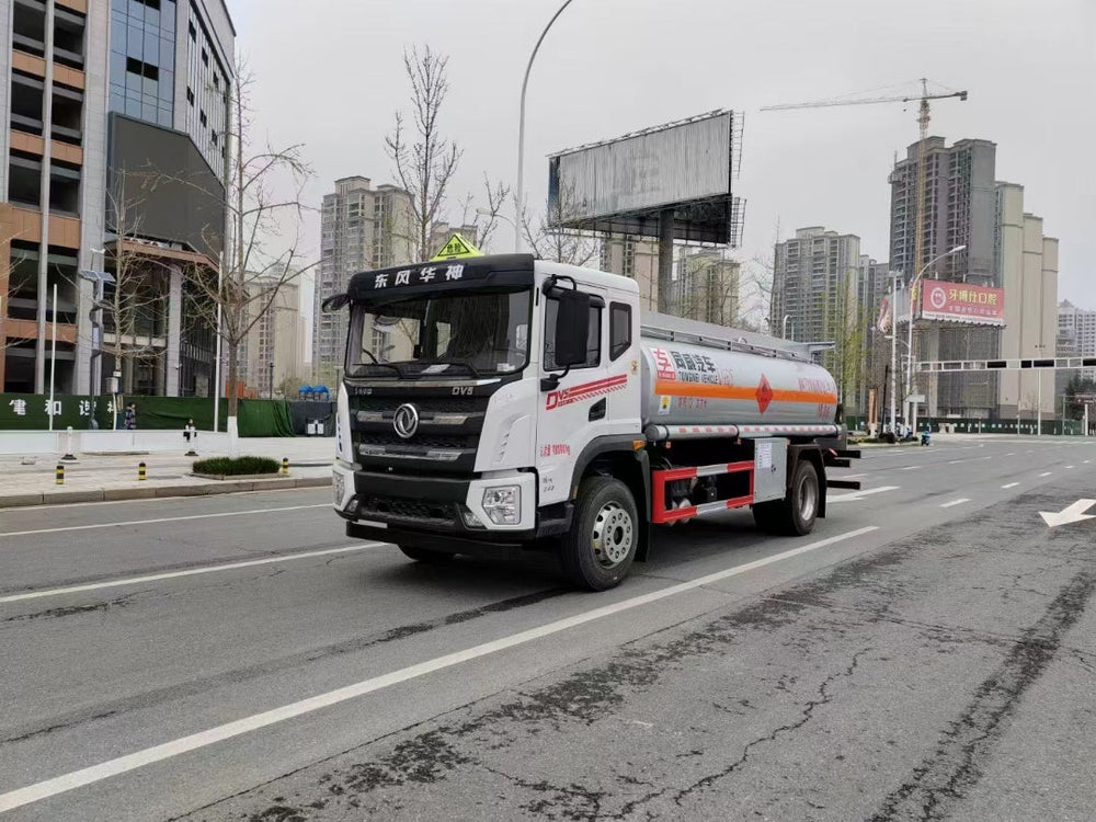 شاحنة خزان الزيت DongFeng سعة 15 متر مكعب وقوة 245 حصان