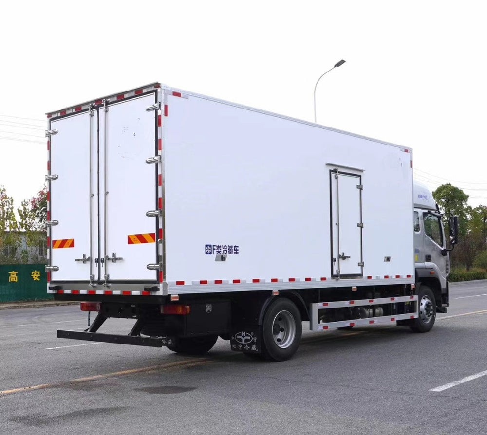 Рефрижератор FOTON 6,8м E6 300л.с.
