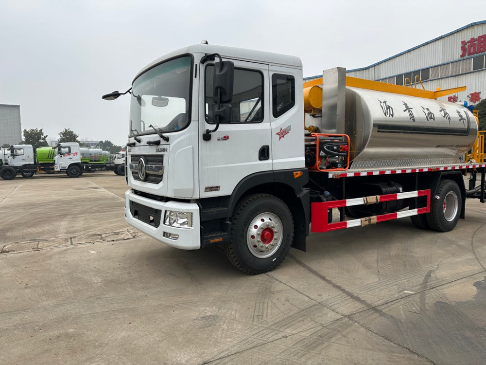 شاحنة رش الأسفلت DongFeng 9.5m³ 195HP