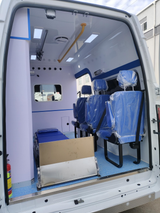 Карета скорой помощи JMC Shunda со средней колесной базой, средней высотой крыши, дизельным двигателем и монитором пациента