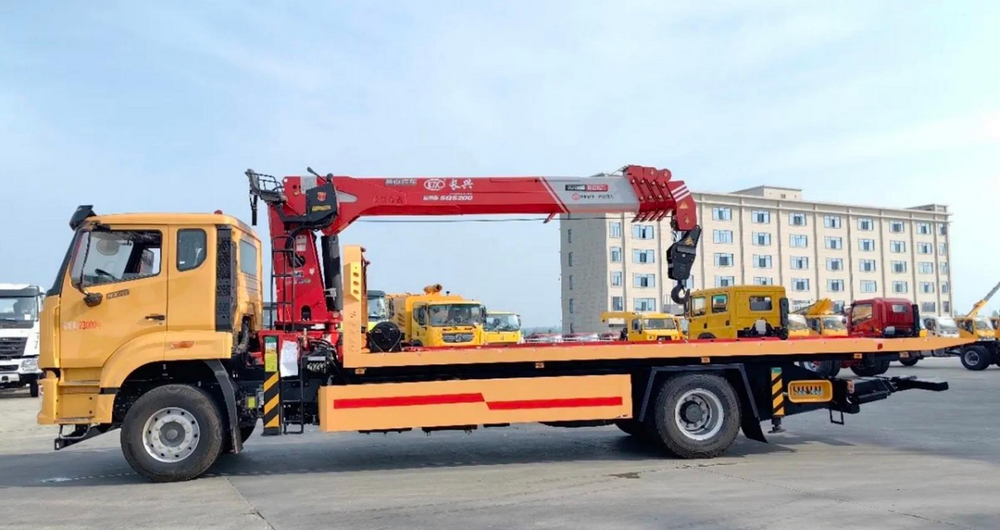 HOWO4*2 8T Wrecker truck with Crane