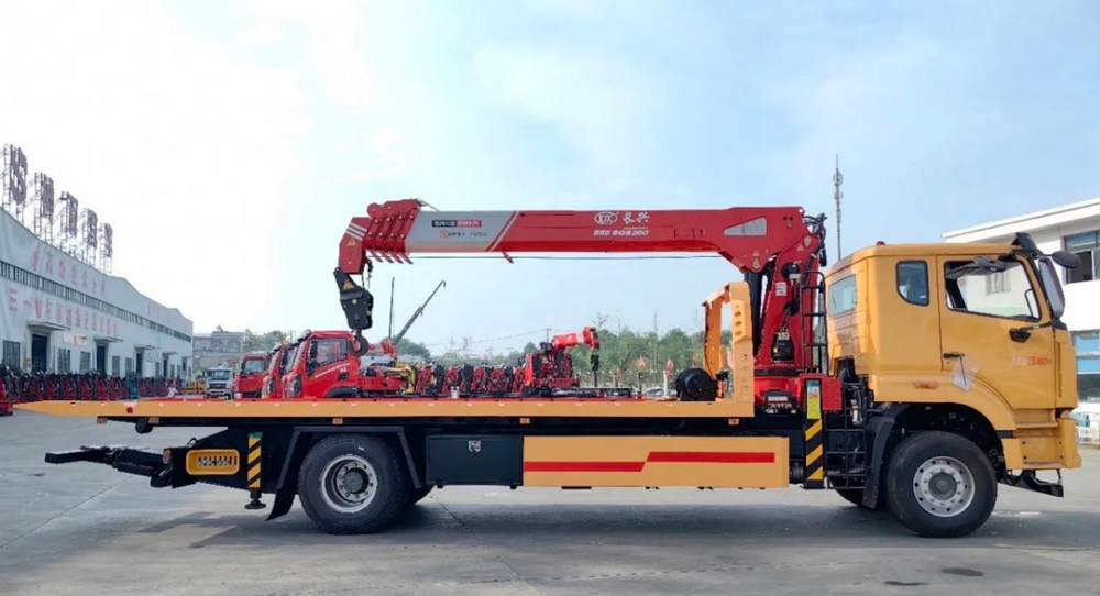 HOWO4*2 8T Wrecker truck with Crane